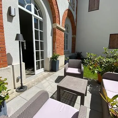 Terrasse, Ancienne Maison De Champagne