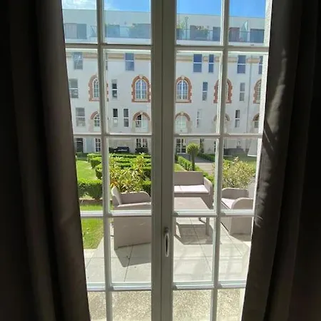 Terrasse, Ancienne Maison De Champagne Reims