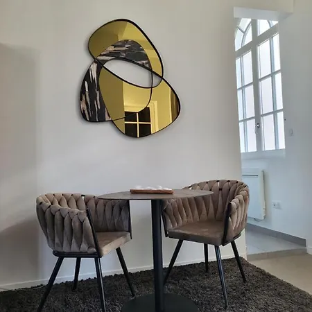 Terrasse, Ancienne Maison De Champagne