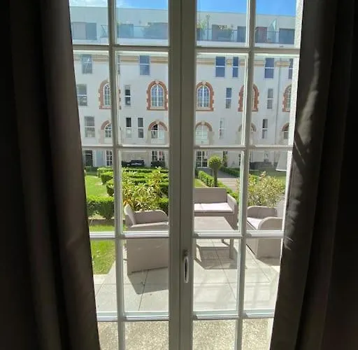 Terrasse, Ancienne Maison De Champagne Reims